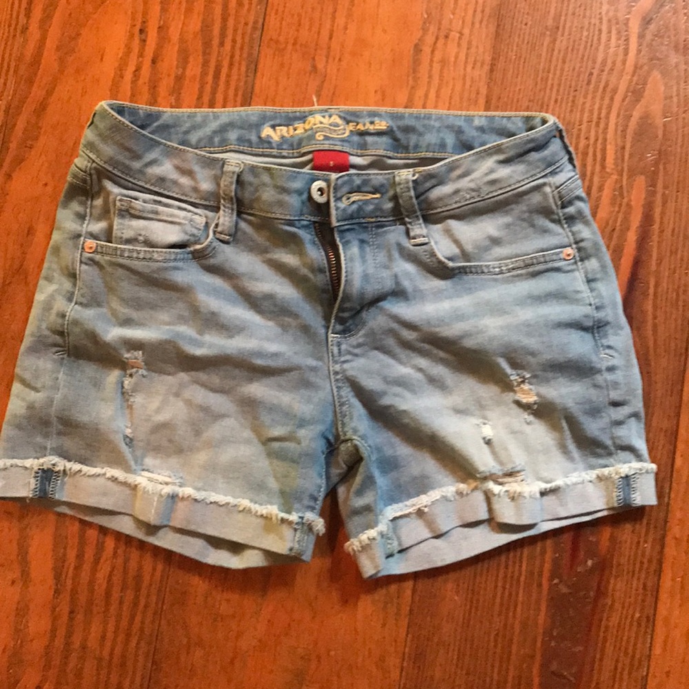 Arizona denim, super stretchy shorts